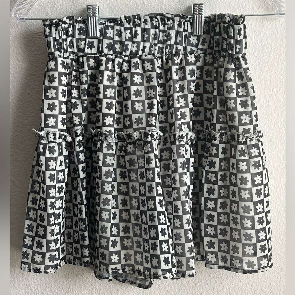 Kendall & Kylie Black and White Floral Check Tiered Skirt